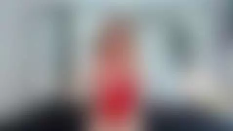 Do you like how red looks? 🥵💋 by seranawild1