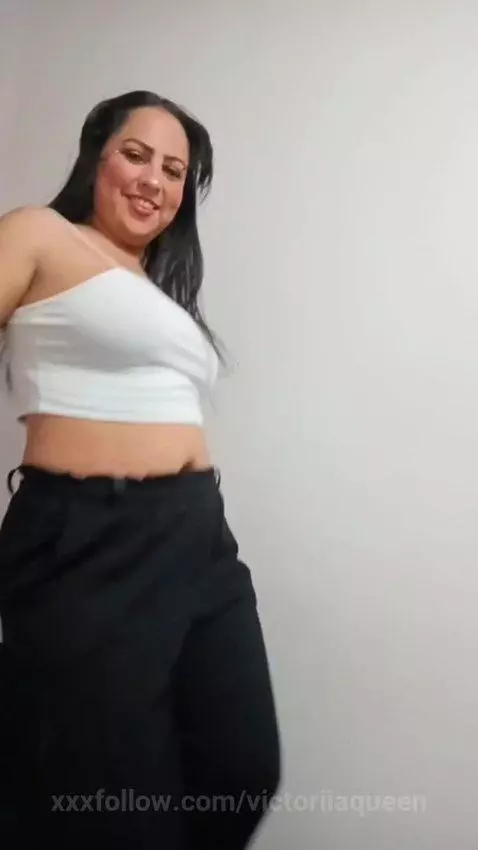 In my house posing very hot by victoriiaqueen