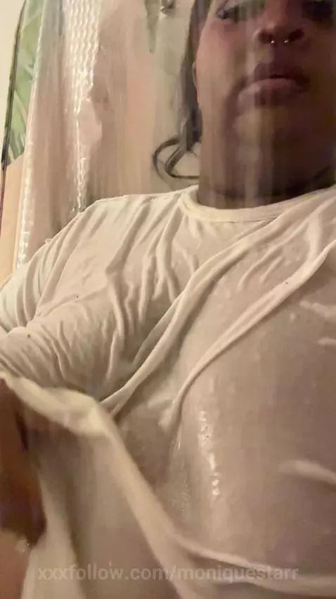 Soaked by moniquestarr