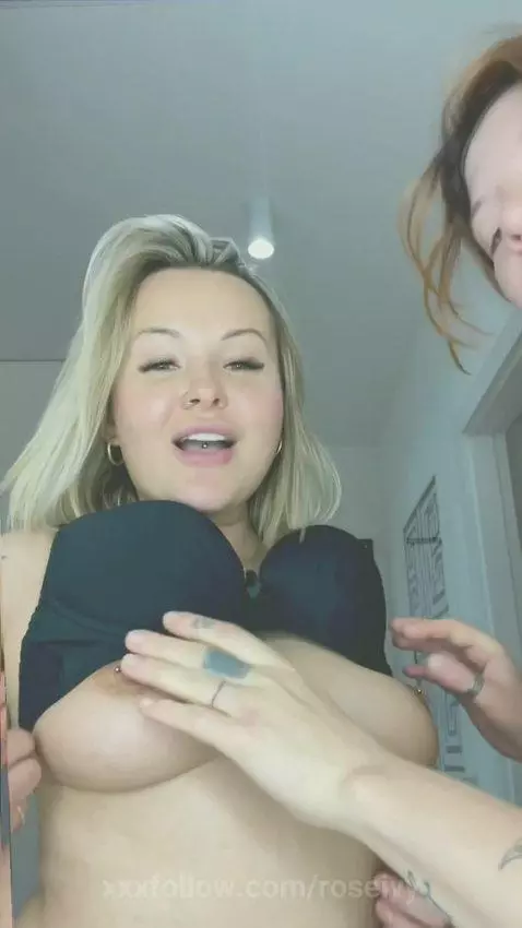 18+ Big juicy tits sucked by sexy redhead. by roseivy