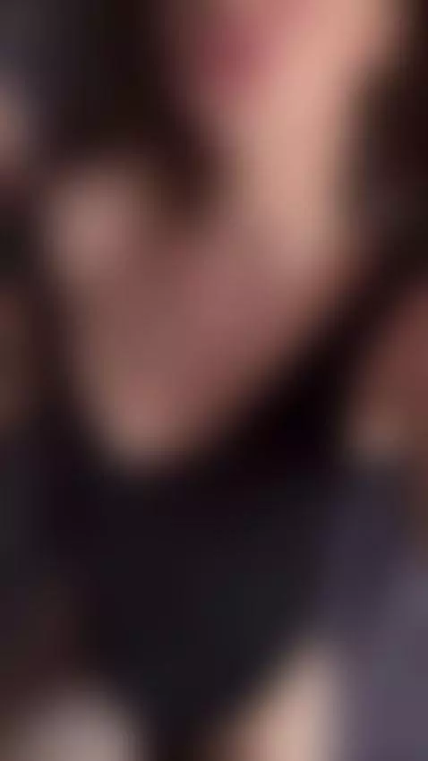 Hanging out with my cat 🐱
https://onlyfans.com/chupa_chups18... by chupachupsof