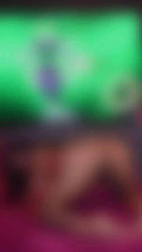 She twerkin’ like rent due tomorrow and the landlord cute 😏 ... by casa-salsa