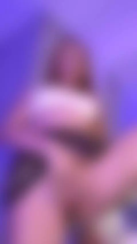 You need her in your life 😋 Watch this baddie live at camsod... by casa-salsa