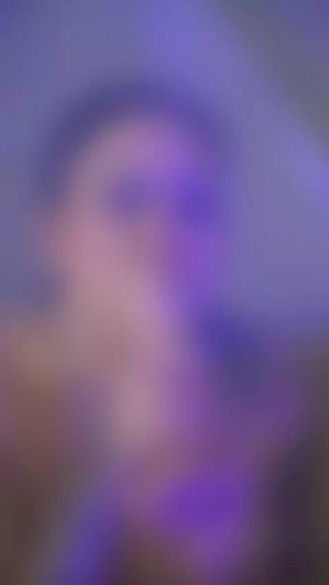 She can make you cum in less than a minute 😈 Watch her live ... by casa-salsa