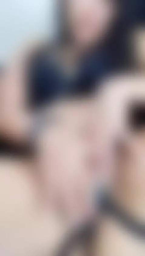 en mi sala a escondidas masturbandome by amydarkstar