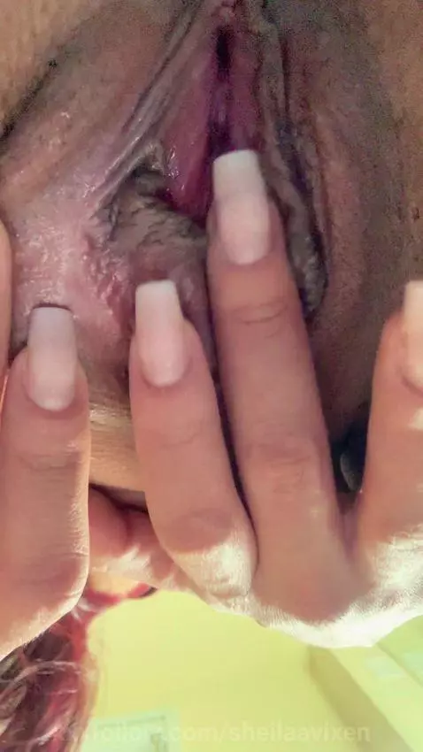 18, still in HS💕 I can tell where your eyes are going. Find ... by sheilaavixen