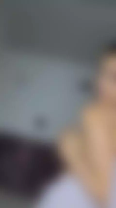 hello ^w^ by gabbyx27