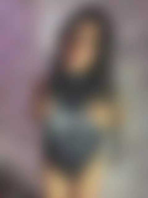 Skin like silk, lips like sin 🫶🏼💋💋💋 by misszoelaurent