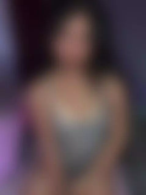 You’re just one message away from seeing everything 📩💋
Onlin... by misszoelaurent