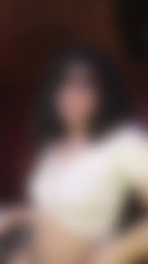 I don’t need to say much… my body does the talking 😈💋
Online... by missvaneblake