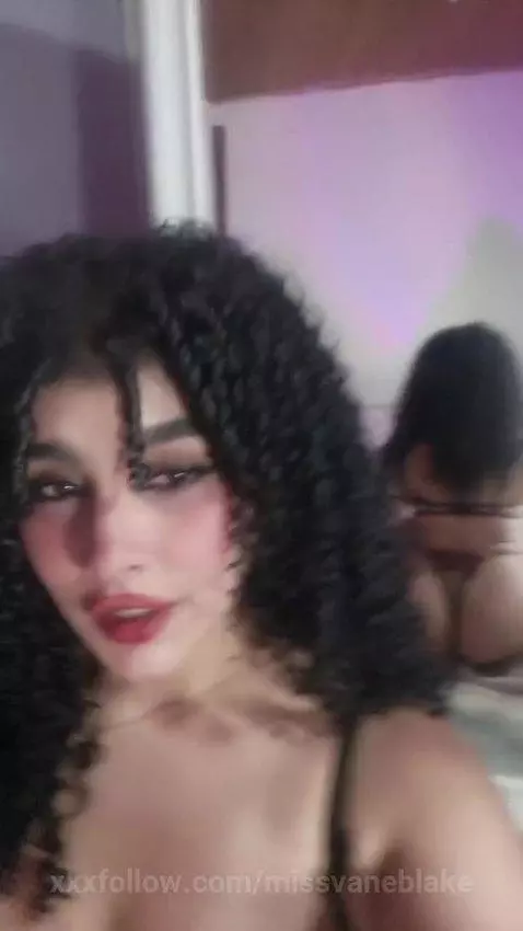 I bend over for one reason… to make you lose control 🔥👀
Onli... by missvaneblake