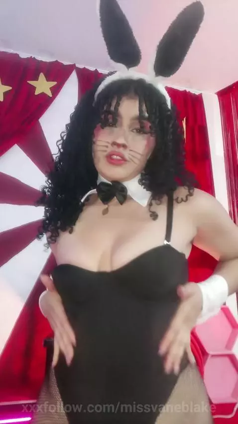 I don’t need to say much… my body does the talking  
Online!... by missvaneblake