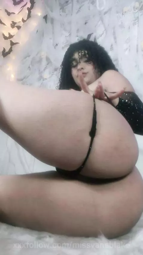 My curves weren’t made to be hidden—they’re made to be worsh... by missvaneblake