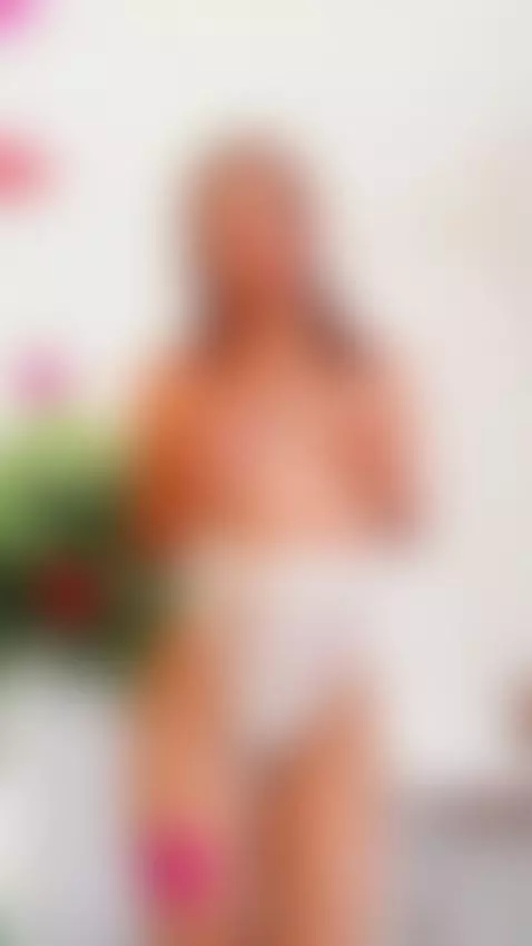 Hot brunette by alexiiabrown