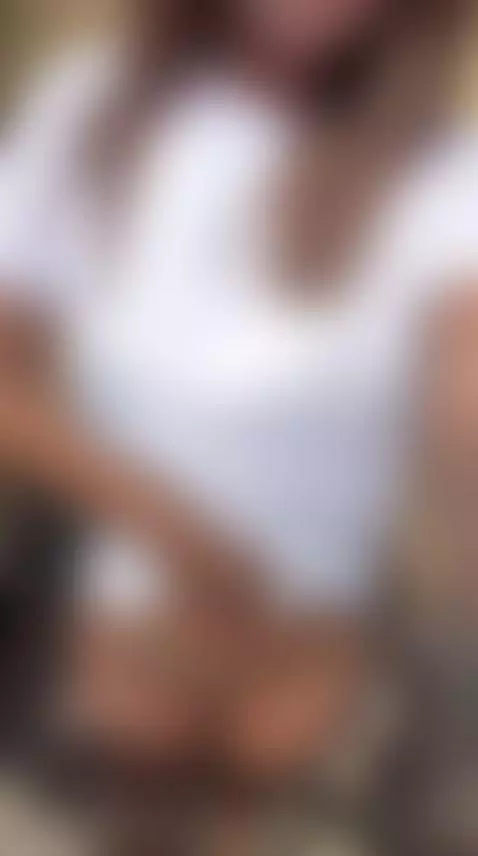 Hot girl ready for the roughest and dirtiest sex. Message me... by murmion