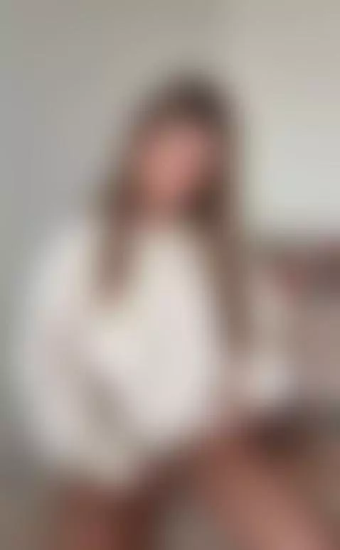 Gentle hot girl obsessed with dirty rough sex. Message me on... by murmion