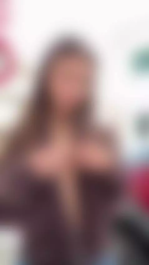 Gentle hot girl obsessed with dirty rough sex. Message me on... by murmion