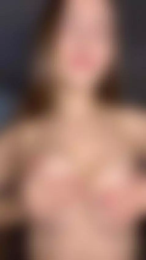 You’ve been warned 😘 OnlyFans is wild tonight by yourlittleangel966