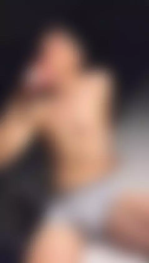 My chest full of oil so you can slip on it by dannierrivas