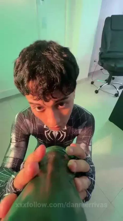 spiderman mastruba un hulk by dannierrivas