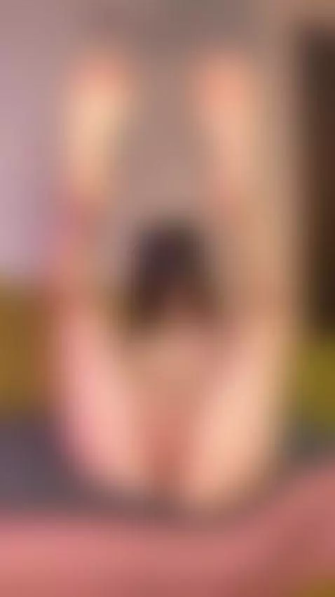 Use your tongue to trace my curves by saradiamant