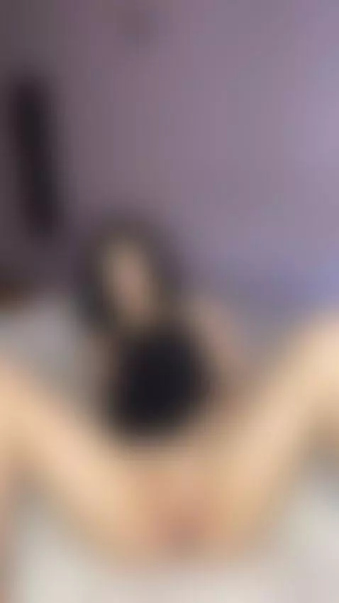 Stay here for a second longer by sophietye