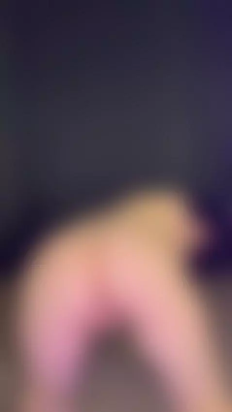 My holes are begging for double action 🍑🙏2️⃣ by avemylissaa