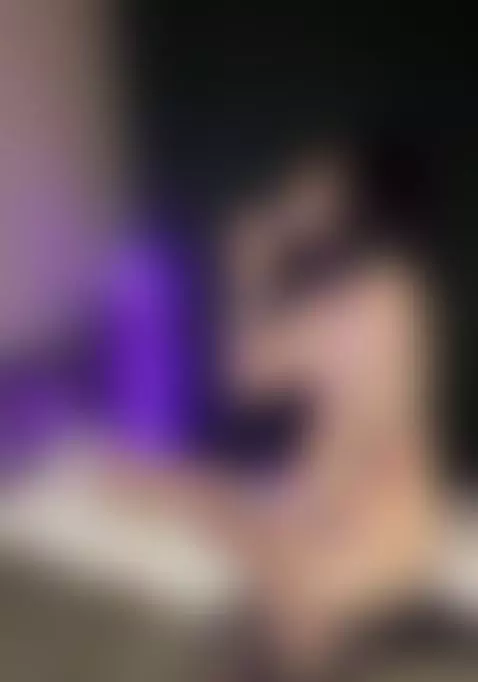 This juicy slit is begging to be stuffed full — who’s first ... by avemylissaa