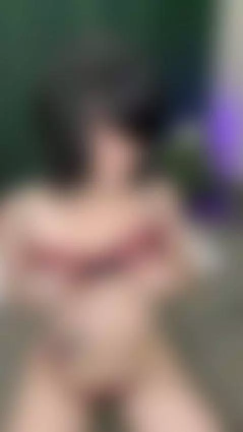 I’m all yours tonight. Use every hole on OnlyFans 🪢😈 by avemylissaa