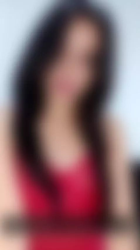 Conectada, lista para ti / Connected, ready for you 
Te espe... by saramistick