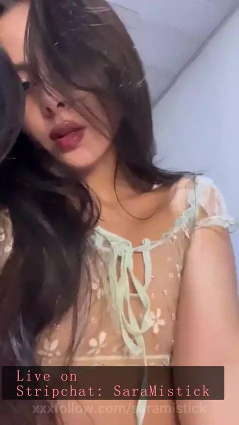 I’m live, and this moment’s ours... by saramistick