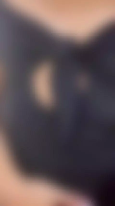 I’m live right now… come say hi 😘 by saramistick