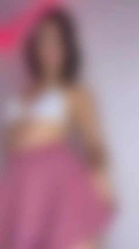 I’m live right now… come say hi 😘 by saramistick