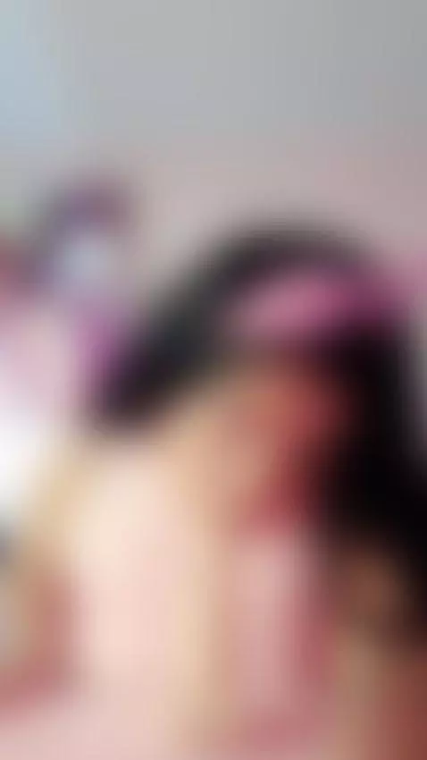 sensual and cute pretty girl by alahiajoness