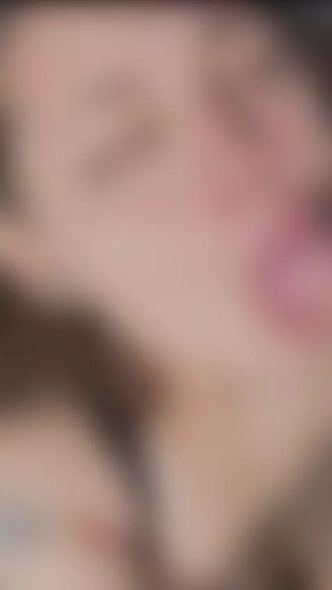 Hot little slut sucks hard 🤤
👇🏻Full by srmono