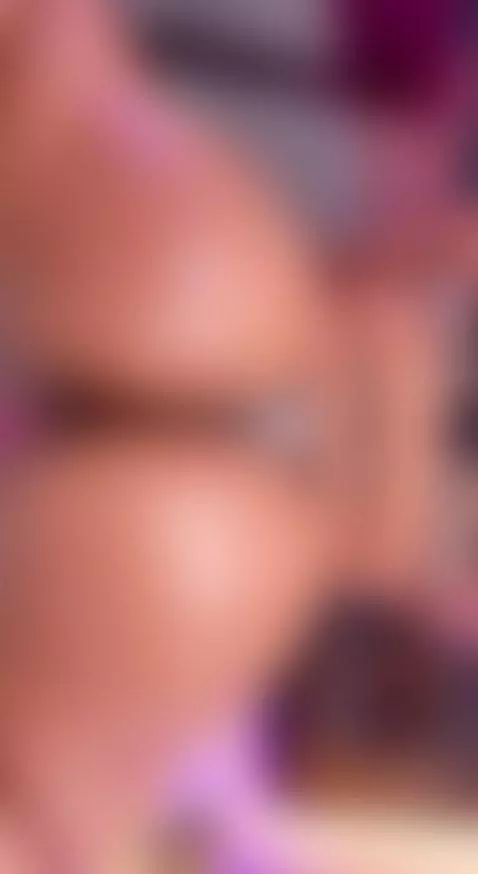 Turn your phone, Do you want to see a little more? by marianagiiil1