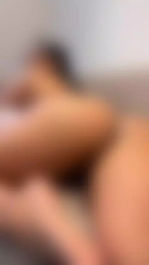 eager to open it by marianagiiil1