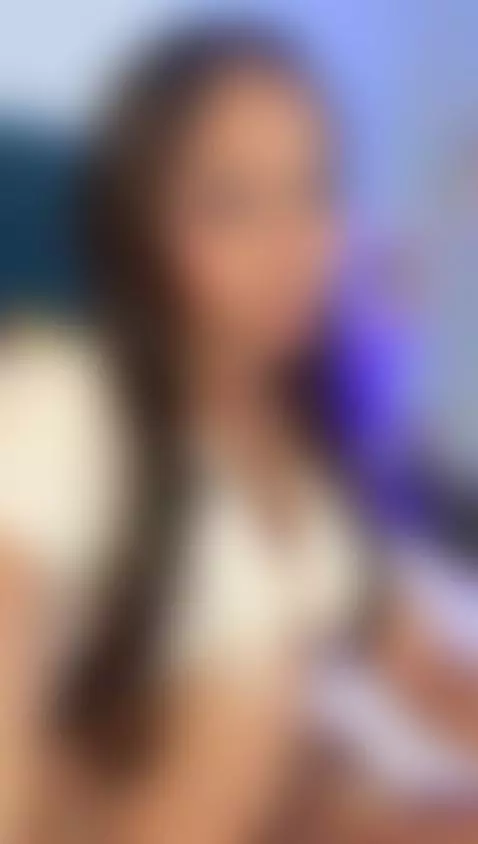 Your favorite college girl📚 by charlottmoreu