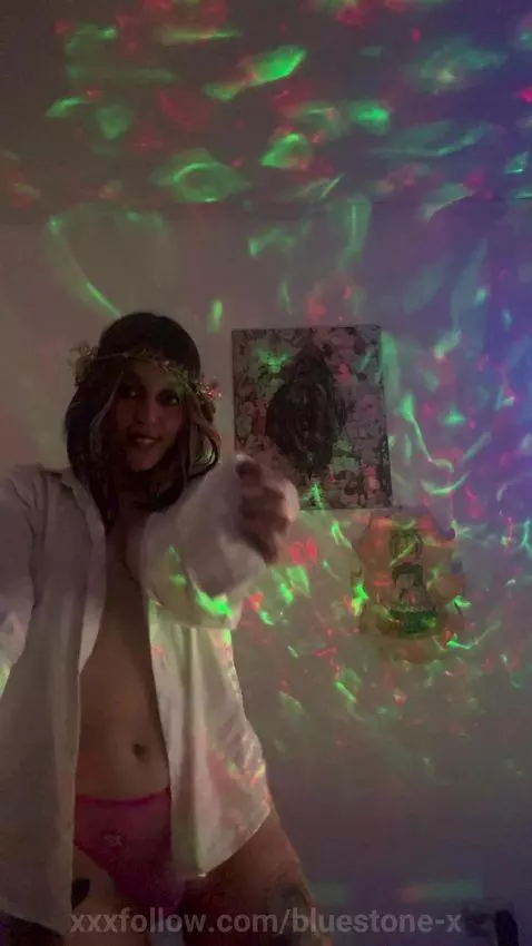 Dancing and starting new things 3:) follow me <3 by bluestone-x