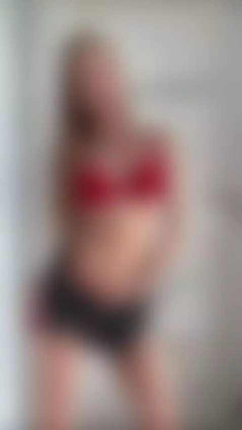 Stylish and confident — that’s how it is! 💁‍♀️ More in bio. by fitandannika