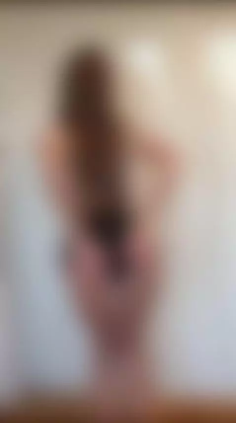 Fashionable video with a stunning girl! Don’t forget to subs... by fitandannika