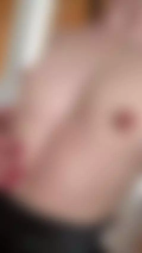 I need an mens opinion, pussy or tits by fitandannika
