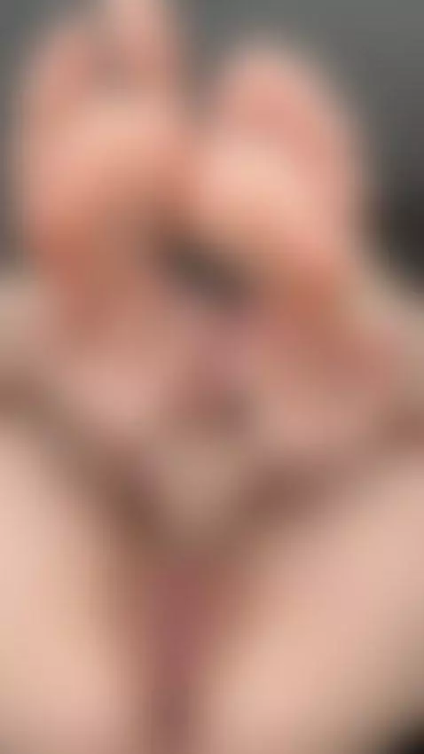 This hot girl knows how to tease you by rinareyy