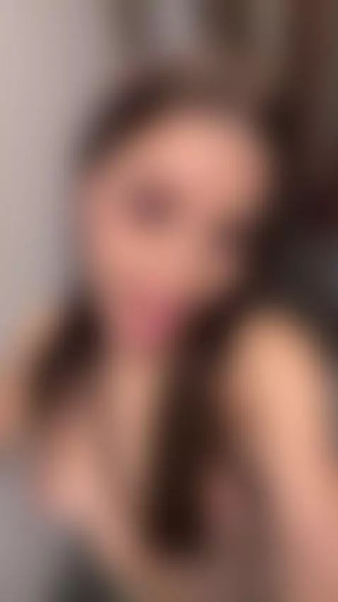 Guess what's not photoshopped? (Hint: everything). 🤫 by angellil90