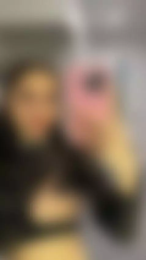 Fresh-faced, with a body that doesn't quit. Sub on my OF by angellil90