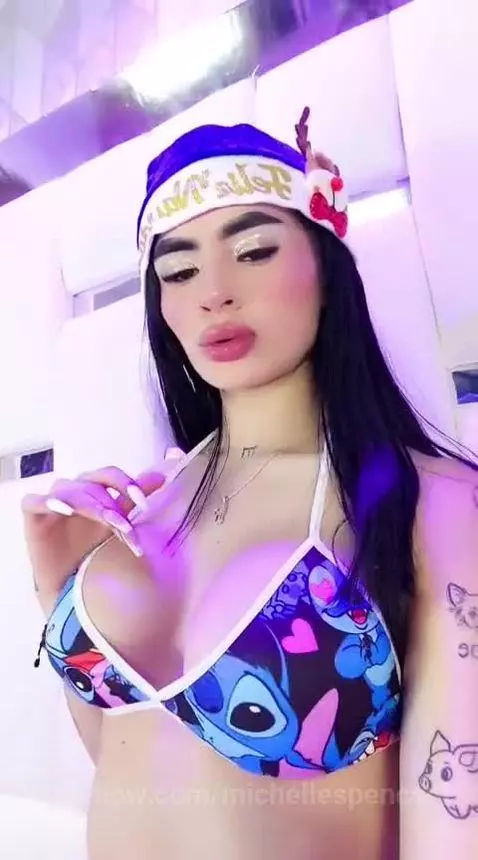 I am shy but if you want it in privacy I become a devil 😈🥵 by michellespencer1