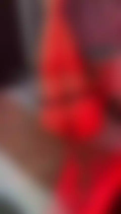 My body remembers what yours made it feel. by lunaduque