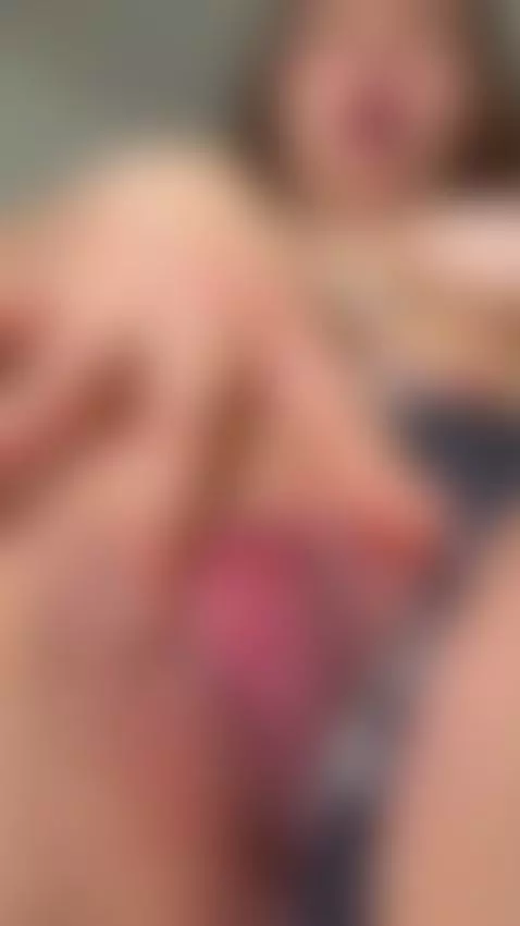 Te gustaria escupirme el coñito? by albx09