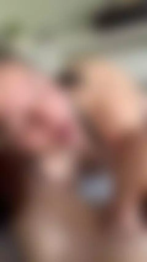 Tuve que chuparle la pija a mi hermanastro para que se olvid... by albx09