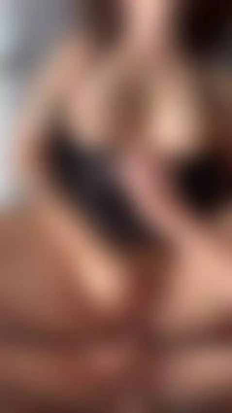 Te gusta como revotan mis tetas? 🥵 by albx09